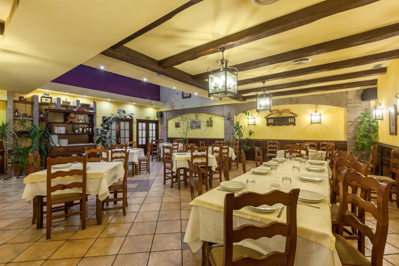 Hotel Hotela 2*