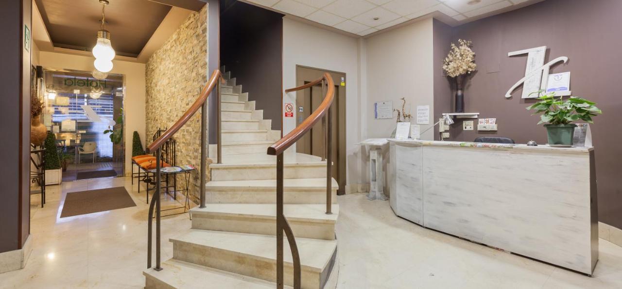Hotela Hotel 2*