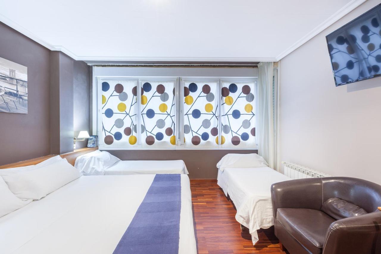 Hotel Hotela 2*